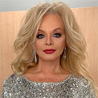 Biografía Лариса Долина
