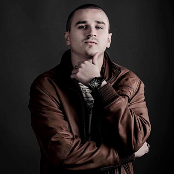 Biografía T1One