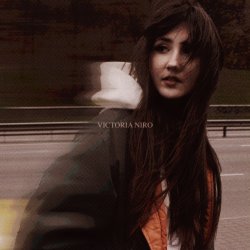 Portada Victoria Niro - Замало