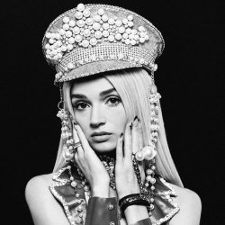 Portada Poppy - In A Minute
