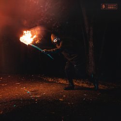 Portada Virtual Riot feat. Raven Gray - Holding On To Smoke