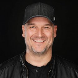 Portada Jorn van Deynhoven - Freaks (Festival Mix)