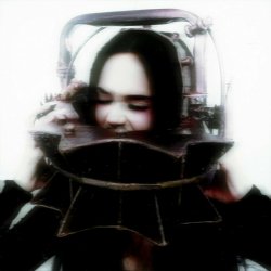 Portada Maggie Lindemann - Who Are You When You’re Alone
