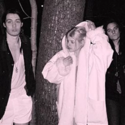 Portada Salem - Syxteen