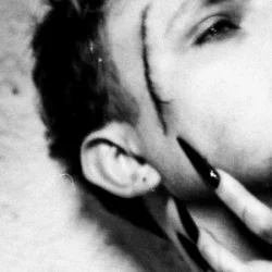 Portada Elvis Drew - Knife On My Heart