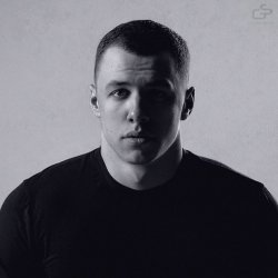 Portada MACAN - Сгорел