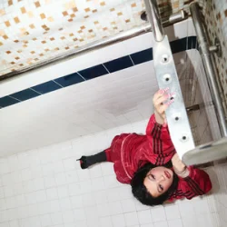 Portada Lola Young - From Down Here