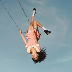 Portada Olivia Rodrigo - stupid song